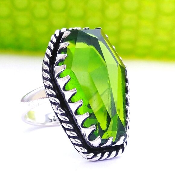 Peridot Coffin Cut Gemstone Sterling Silver Ring SZ 7 - Picture 1 of 3